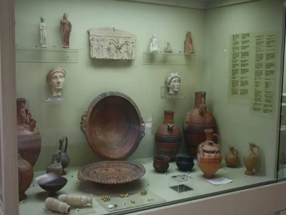 A Colection of Finds in Marion Museum